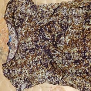 Medium t-shirt made by SimplyVera